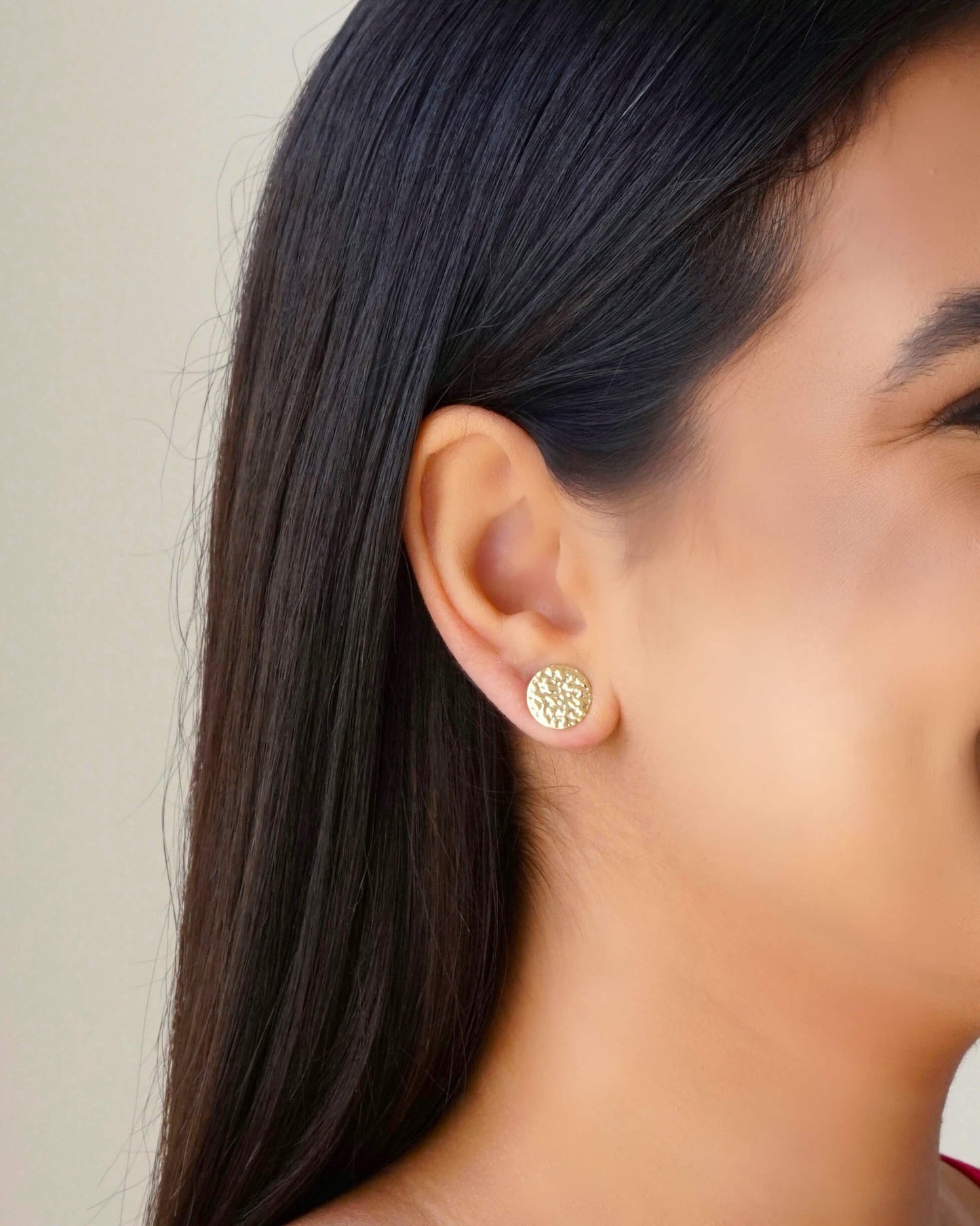 Boucles d'oreilles rondes lisses et texturées en or 18 carats