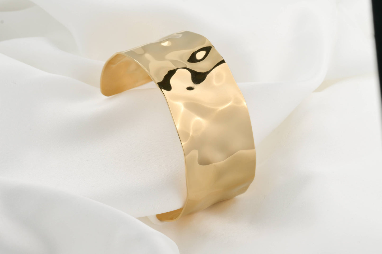 Bracelets manchettes larges - Bracelets manchettes tendance