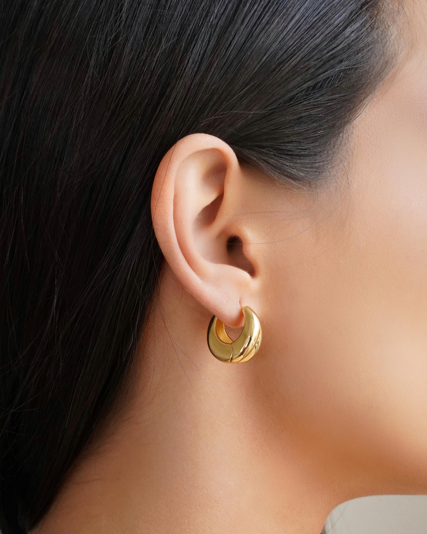 Luxe | Small and Chunky Click Hoop Earrings