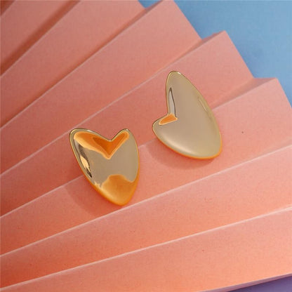 Love C |Curved Heart 18K Gold Earrings