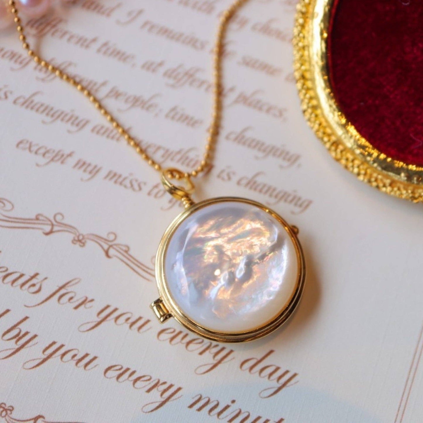 Unforgettable - Openable Locket Necklace