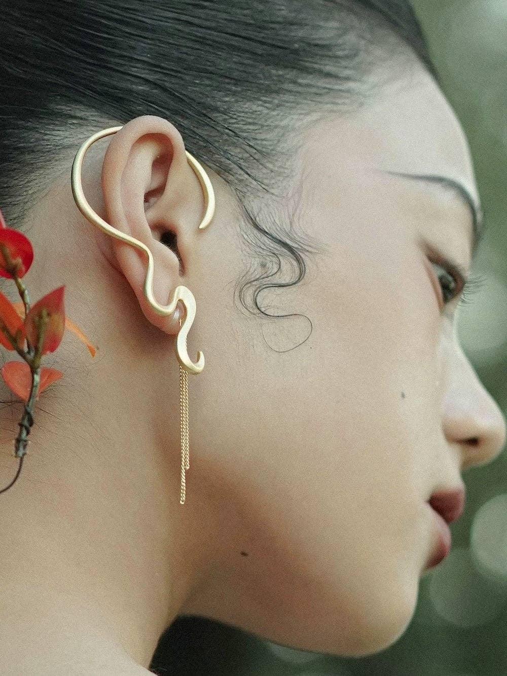 Cici | Chic Look Waved Line Large Ear Cuffs with Piercing - Carol Stoppa Jewelry