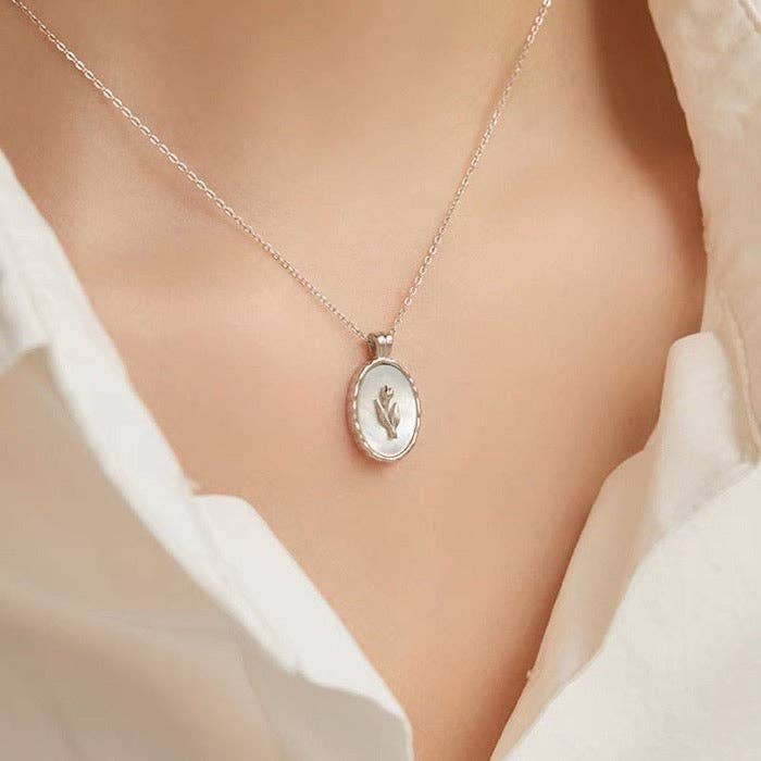 Tulip Grace Necklace